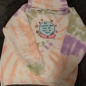 An oversized hoodie🤤